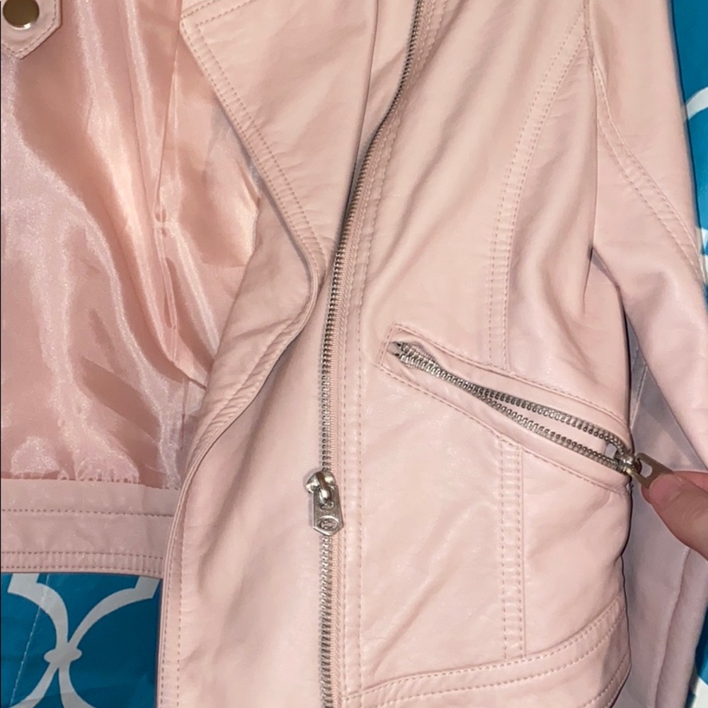 Leather jacket - Picture 3 of 5